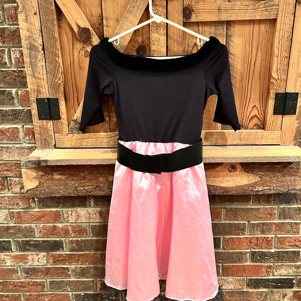 Girl’s Poodle skirt 60’s costume pink/black with sash size 8/10 - Picture 3 of 4